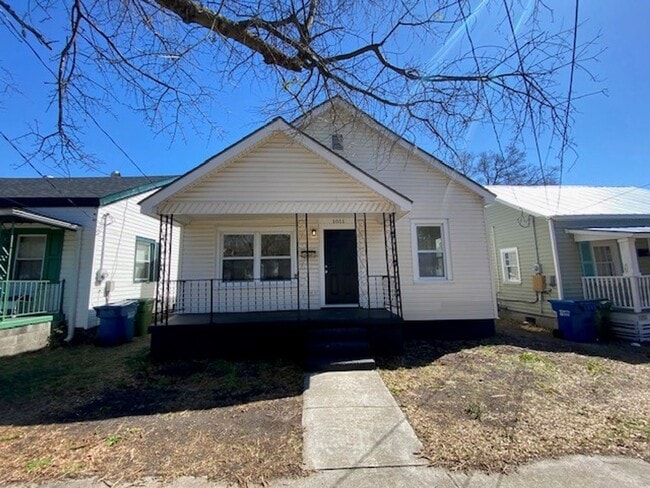 Welcome to this newly remodeled 4-bedroom, 2-bathroom house in the desirable location of Wilmingt... - Welcome to this newly remodeled 4-bedroom, 2-bathroom house in the desirable location of Wilmingt...