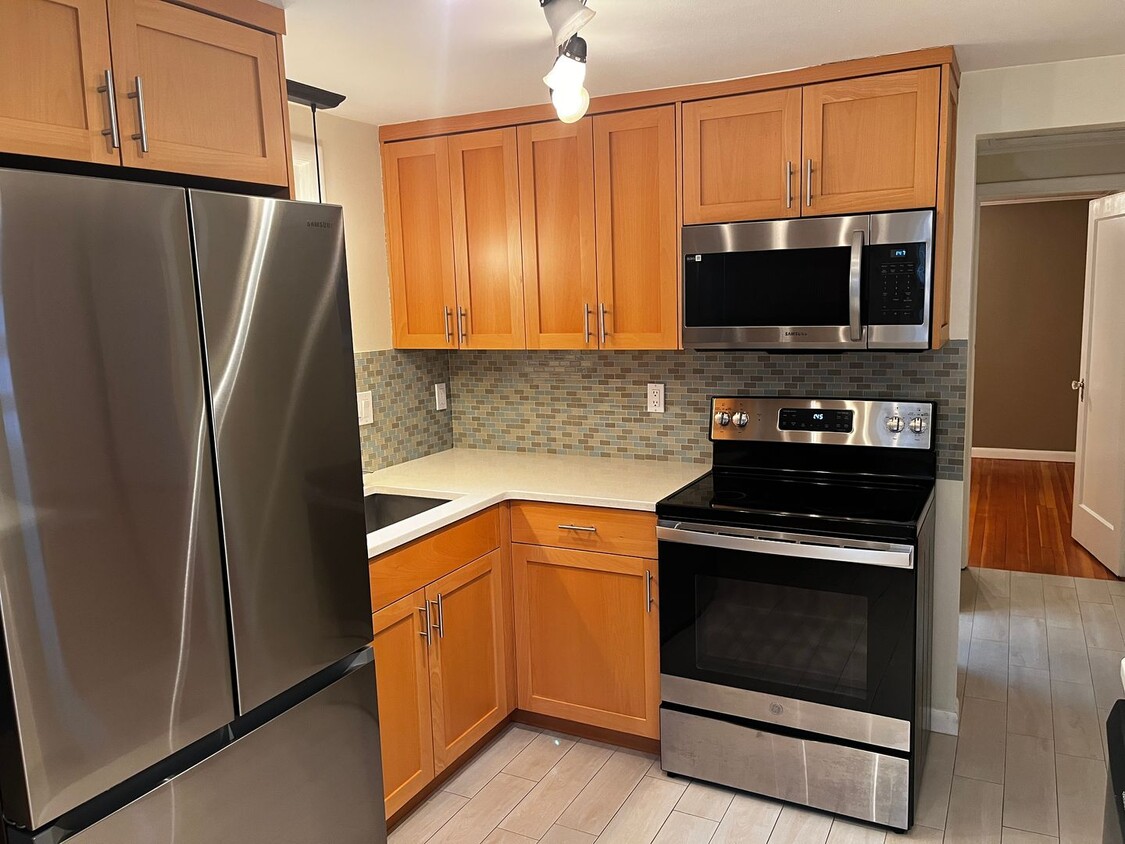 Primary Photo - Welcome Home to Comfort and Charm in Blain...