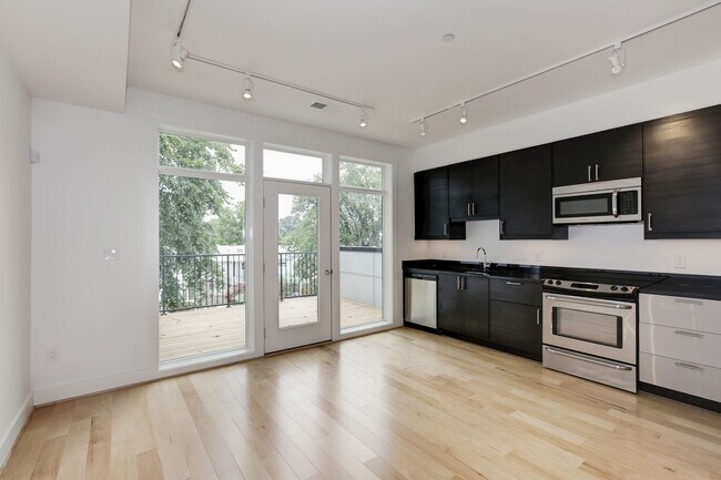 Foto del edificio - 215 Upshur St NW