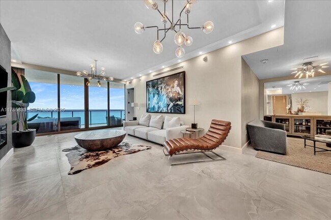 Foto del edificio - 15701 Collins Ave