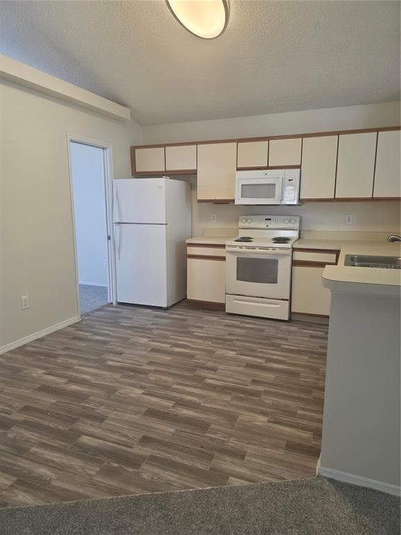 Building Photo - 2309 Anhinga Dr