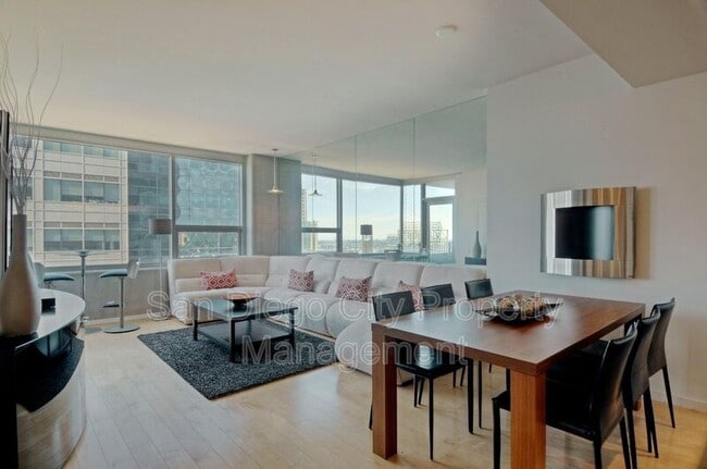 Building Photo - 321 Tenth Ave