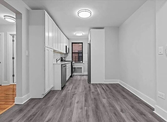 Building Photo - 3260 Netherland Ave