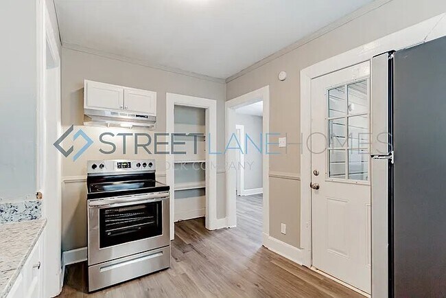 Foto del edificio - 2690 Suwanee Ave