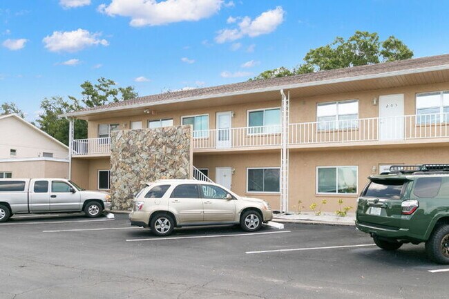 Foto del edificio - Apartment For Rent in Seminole WITH UPGRADES!
