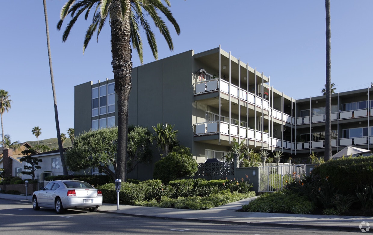 Foto del edificio - 330 Cliff Drive