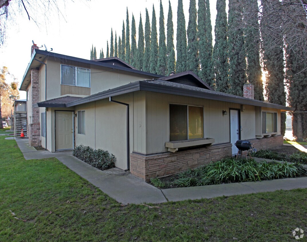 Building Photo - 9079 Folsom Blvd