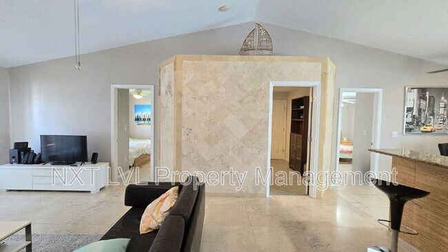 Foto del edificio - 4022 SW 12th Pl