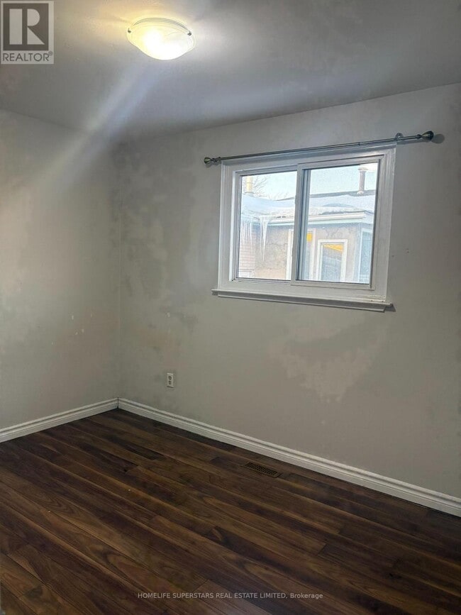 Building Photo - 3670 Crabtree Crescent