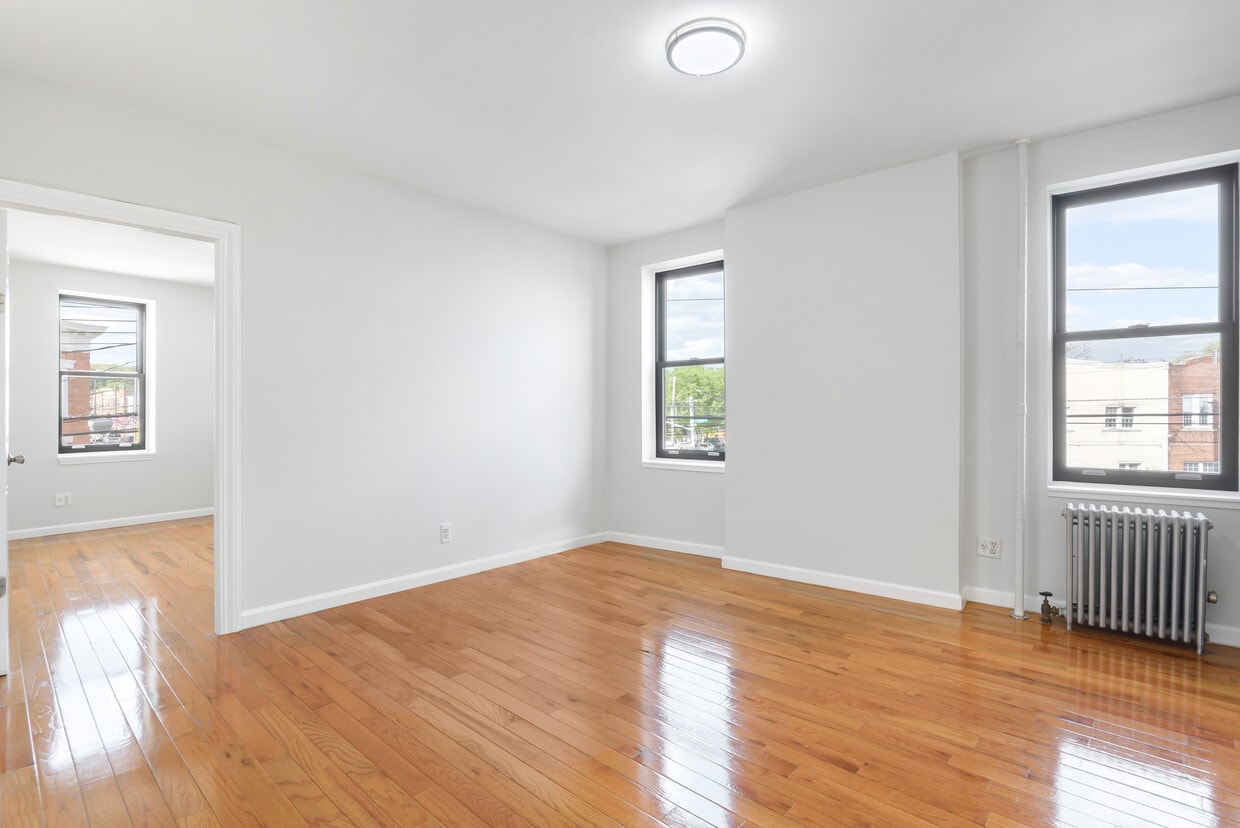600 Ridgewood Ave Unit 2R, Brooklyn, NY 11208 Room for Rent in