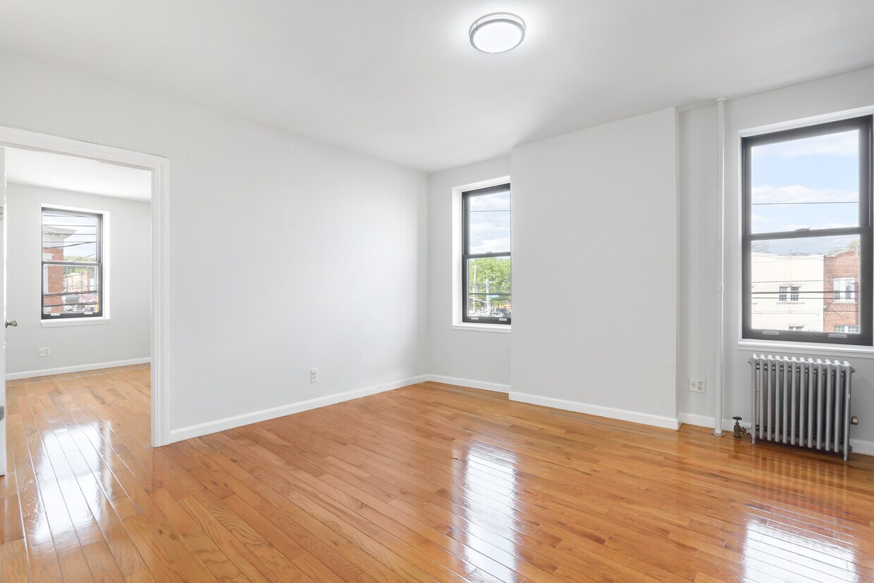 600 Ridgewood Ave Unit 2R, Brooklyn, NY 11208 Room for Rent in