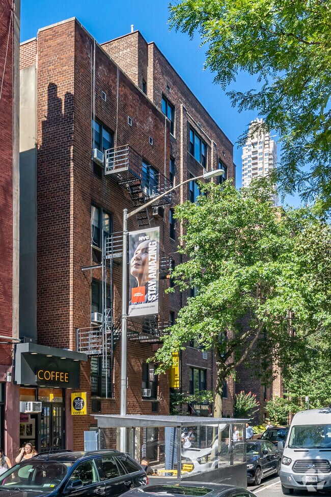 Building Photo - 338 E 70th St