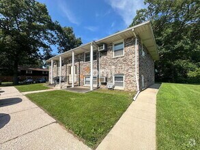 Building Photo - 2591 Parkview St