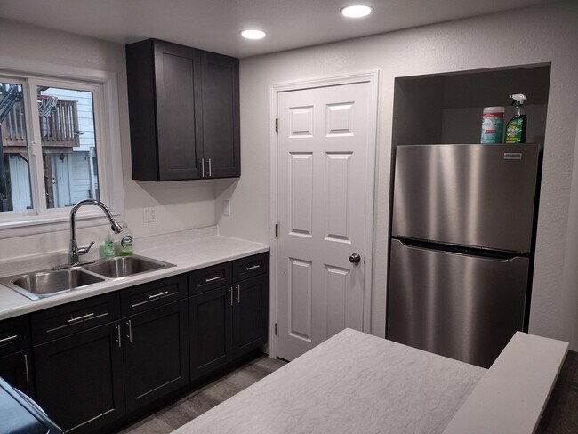 Foto del edificio - 219/221 Garden Ln