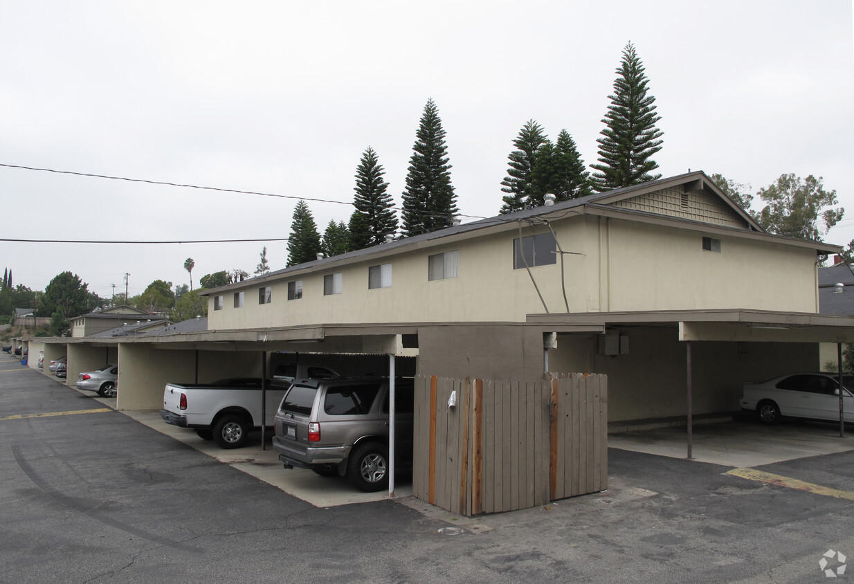 Parking Area - Parkwood Apartments