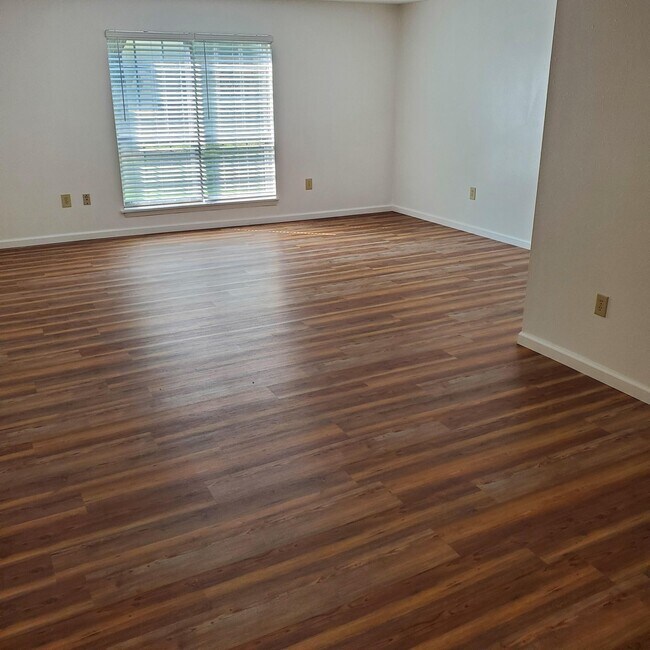 Foto del edificio - 900 Mountain Creek Rd