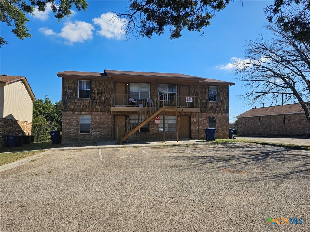 Foto principal - 104 W Anderson Ave