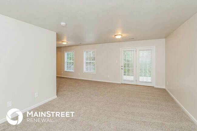 Foto del edificio - 6106 Starflower Ln