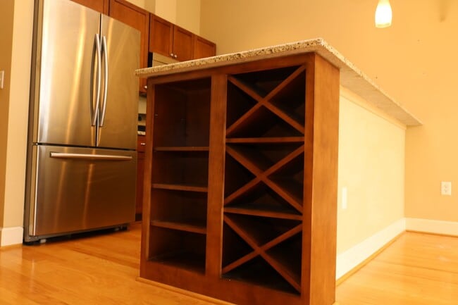 Building Photo - Wonderful Upscale condo loft apartment available for the best in convenient living.