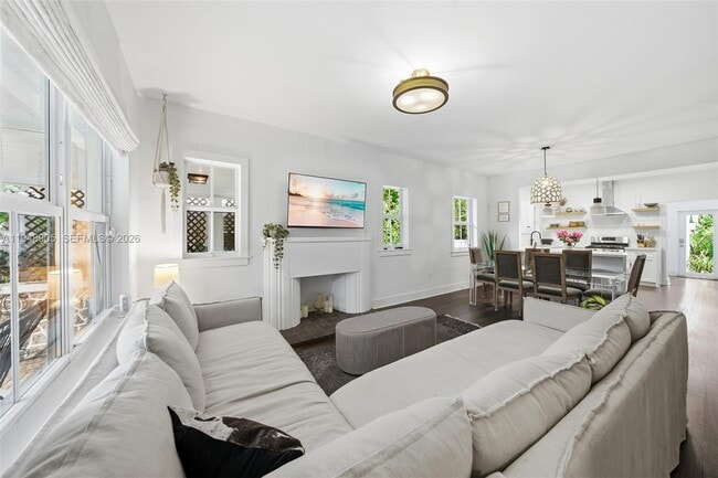 Building Photo - 71 NE 46th St