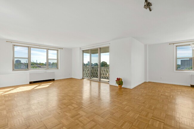 Foto del edificio - 2000 Linwood Ave