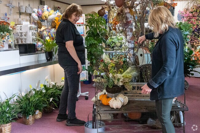 Adams Boulevard knows to stop by Grohman's Flowers in Saginaw for all their floral needs.