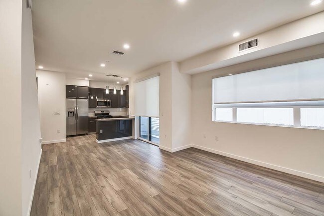 Foto del edificio - 14822 Magnolia Blvd