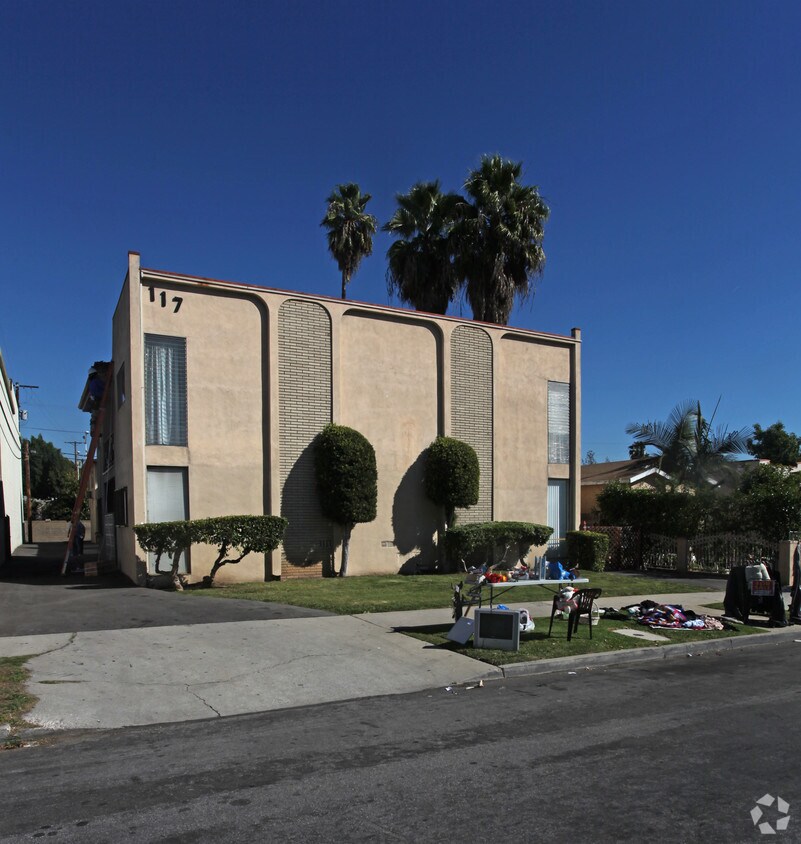 Building Photo - 117 S Avenue 54