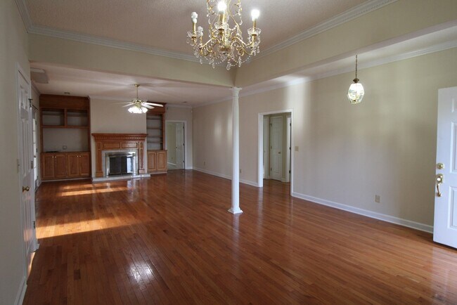 Building Photo - 30 Mere Ct