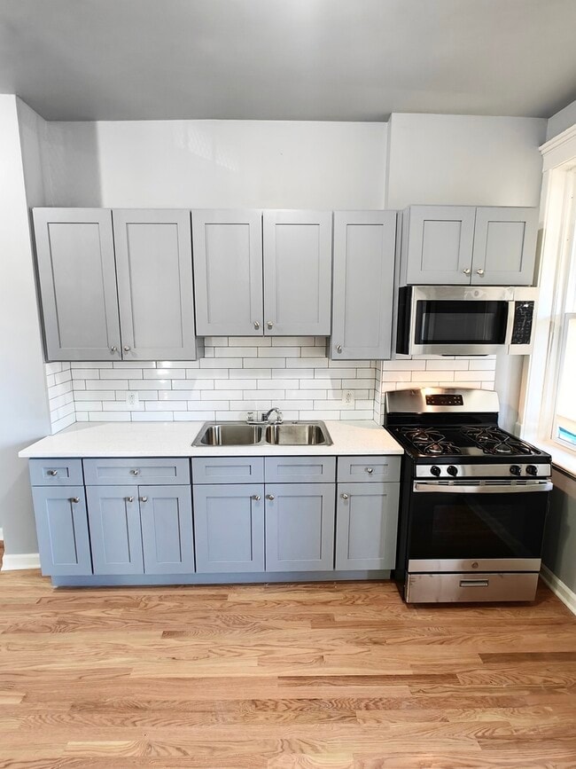 Building Photo - 4243 S Calumet Ave
