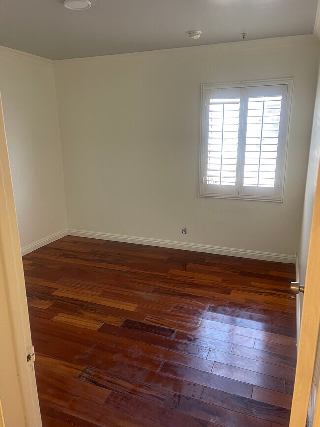 Foto del edificio - 14623 Roxton Ave