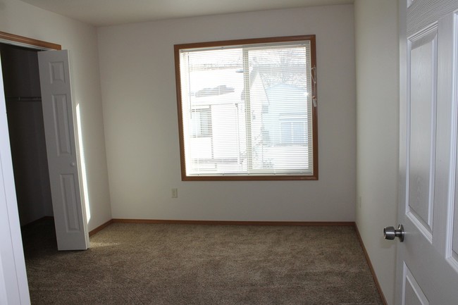 Building Photo - 1410 Worden Ave