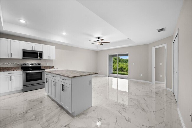 Building Photo - 610 Alabama Rd S