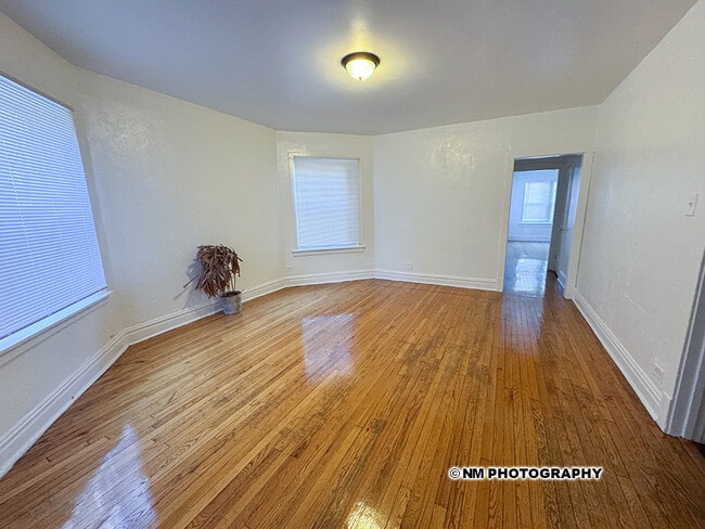 Foto del edificio - 7741 S Yates Blvd