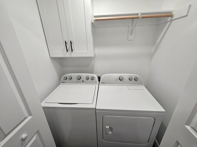 Building Photo - 357 SE 70 Rd