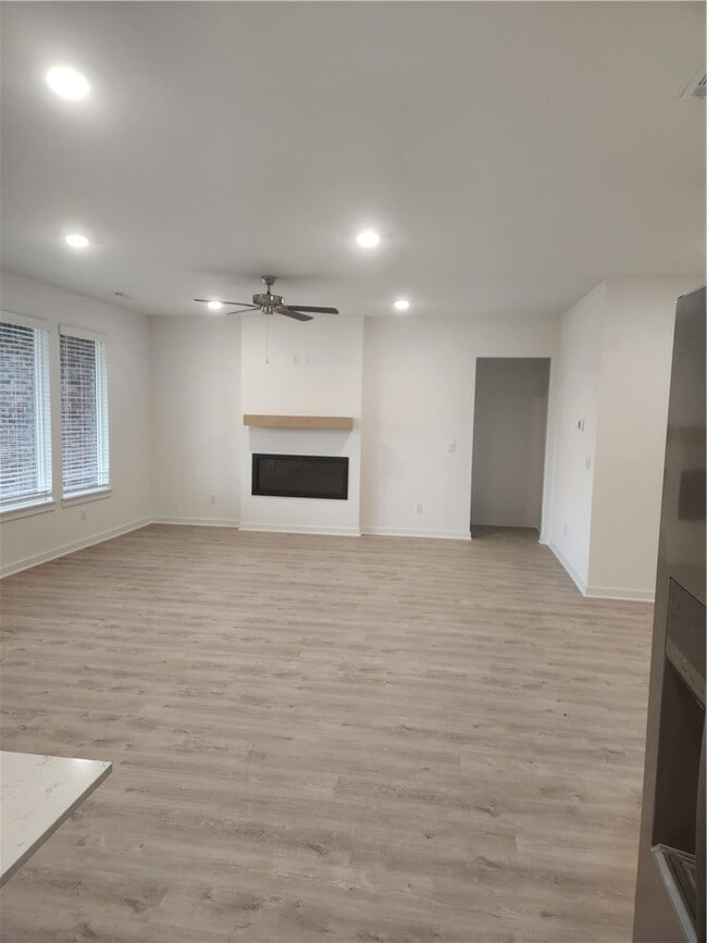 Building Photo - 4008 Aryana Ave