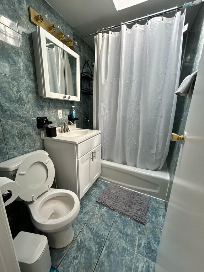 Foto del edificio - 225 E 30th St