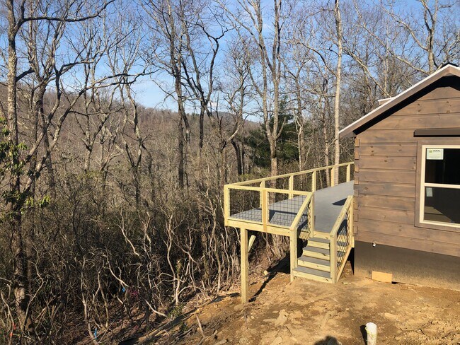 Foto del edificio - 1566 Old Mill Rd