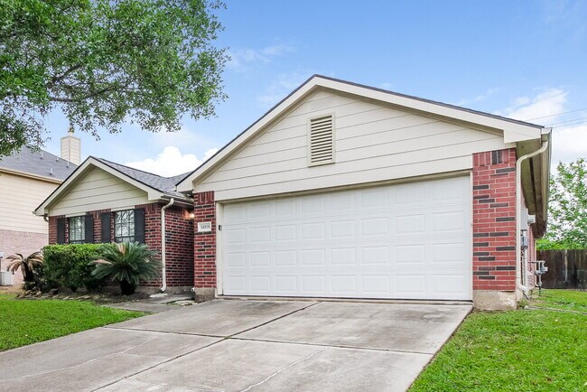 Foto del edificio - 14018 Long Glen Dr