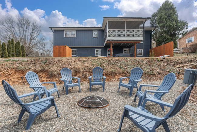 Building Photo - 3 Fieldcrest Cir
