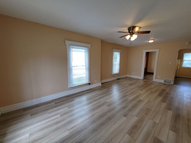 Foto del edificio - Adorable Pet Friendly House in Oelwein! 2n...