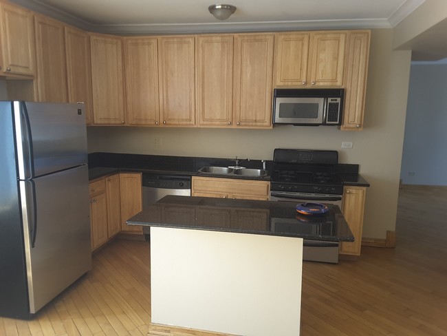 Foto del edificio - 1608 E 82nd St