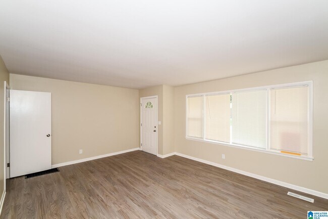 Foto del edificio - 2740 5th St NE