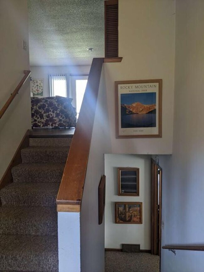 Foto del edificio - 3 Bedroom, 2 Bath Duplex in North Side Iowa City