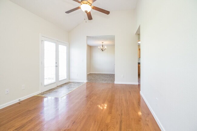 Foto del edificio - 1533 Passage Dr