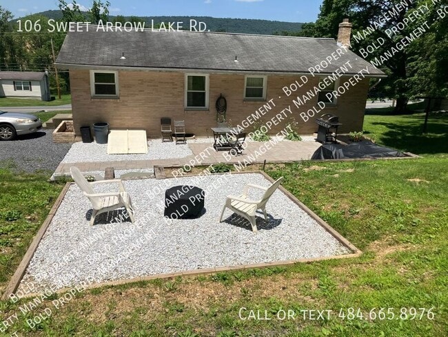 Foto del edificio - 106 Sweet Arrow Lake Rd