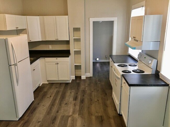 Foto del edificio - 3-bedroom house - Seaman District!