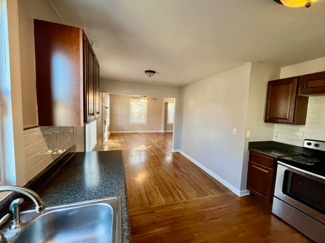 Building Photo - 2221 Sadler Ave