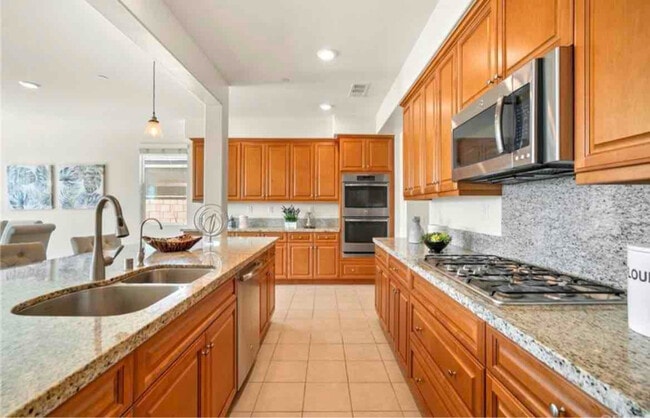 Photo - 14925 Shoreham St House