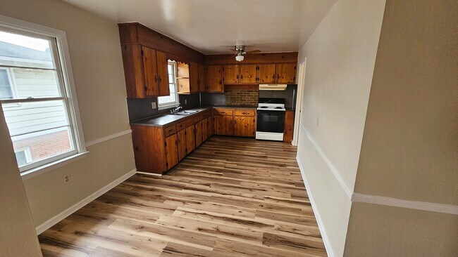 Foto del edificio - 1337 Salem Ave